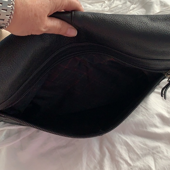 Queros Leather Briefcase - Picture 6 of 8